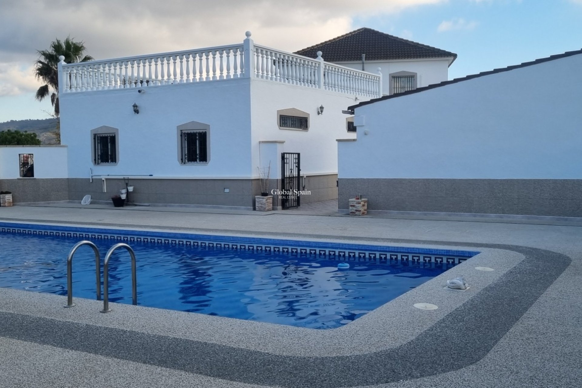 Resale - VILLA -
HONDÓN DE LOS FRAILES - Inland