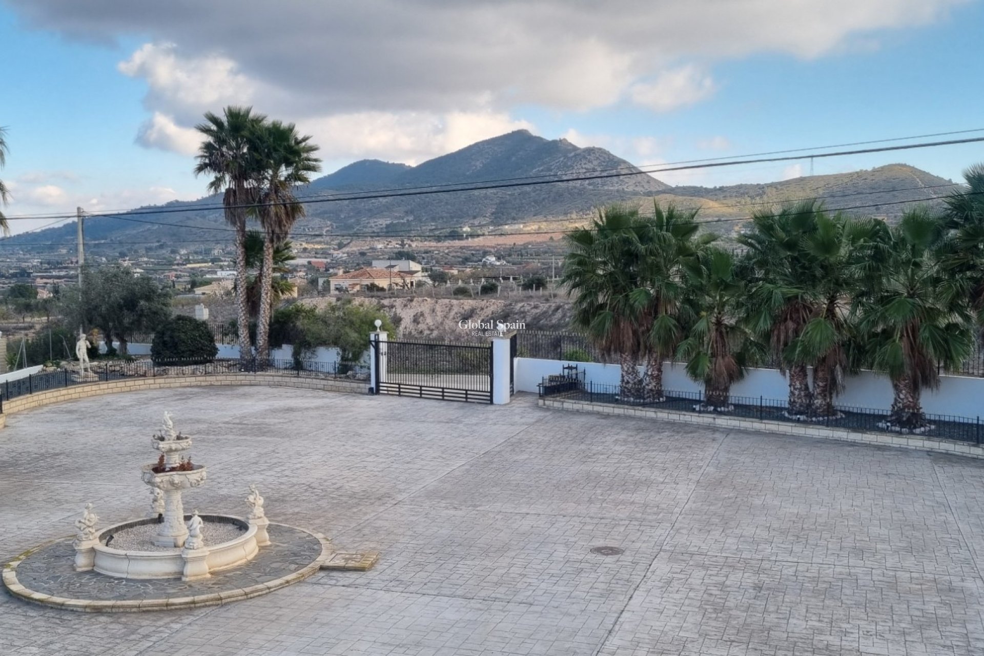 Resale - VILLA -
HONDÓN DE LOS FRAILES - Inland