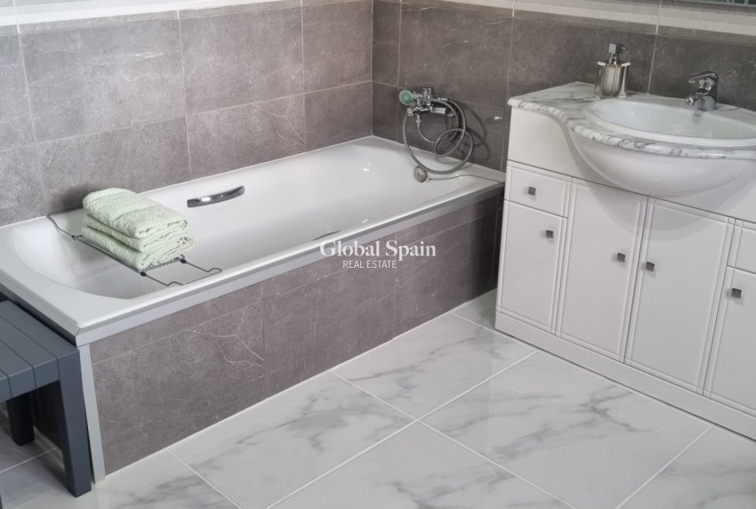 Resale - VILLA -
HONDÓN DE LOS FRAILES - Inland