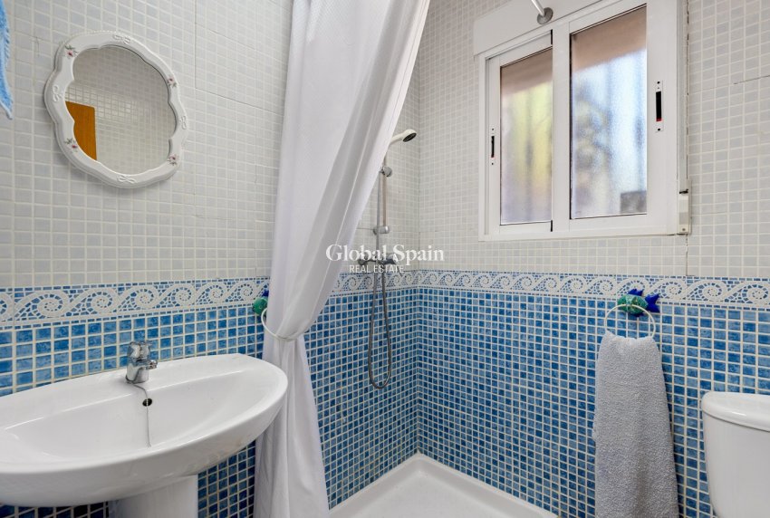 Resale - VILLA -
JACARILLA - Inland