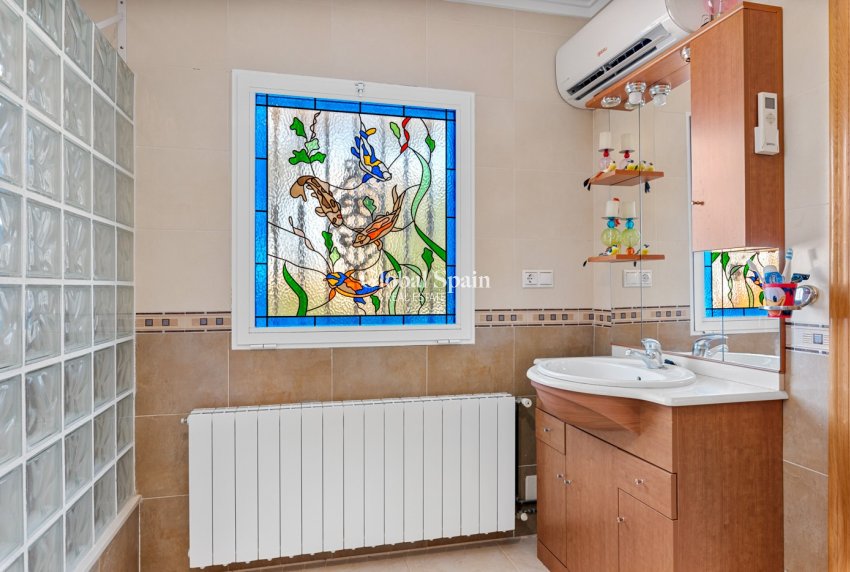 Resale - VILLA -
JACARILLA - Inland