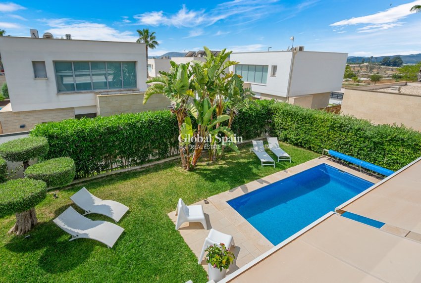 Resale - VILLA -
JACARILLA - Inland