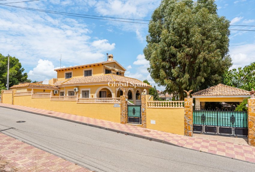 Resale - VILLA -
JACARILLA - Inland