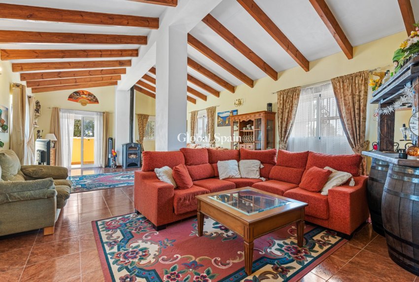 Resale - VILLA -
JACARILLA - Inland