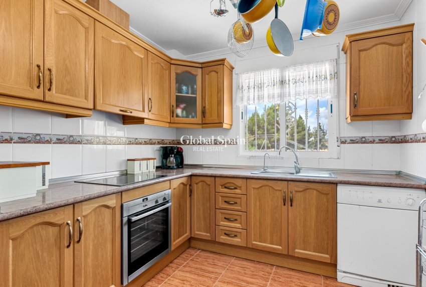 Resale - VILLA -
JACARILLA - Inland