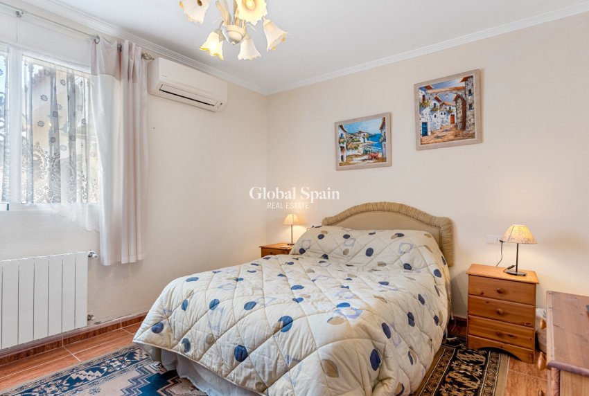 Resale - VILLA -
JACARILLA - Inland