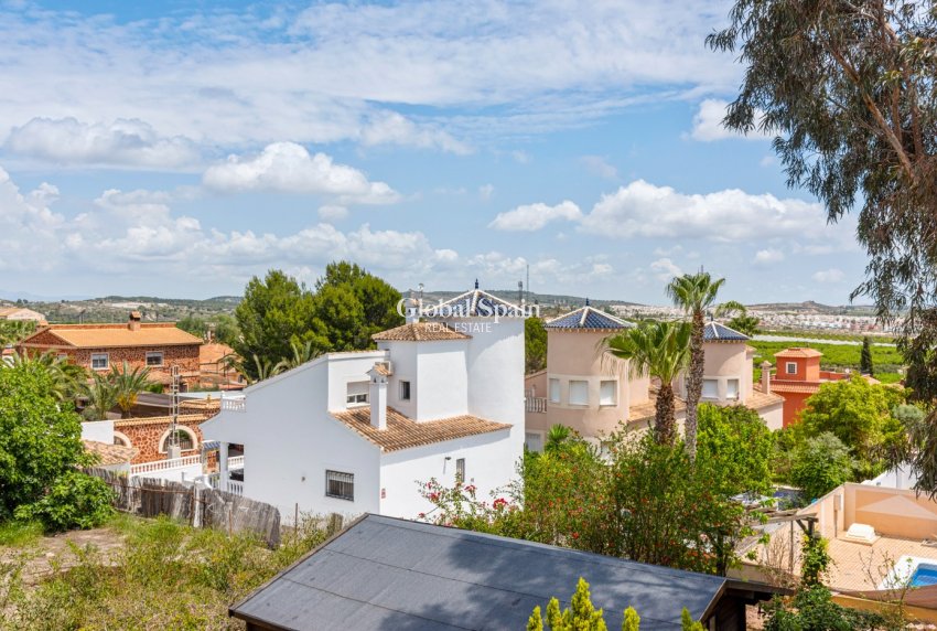 Resale - VILLA -
JACARILLA - Inland