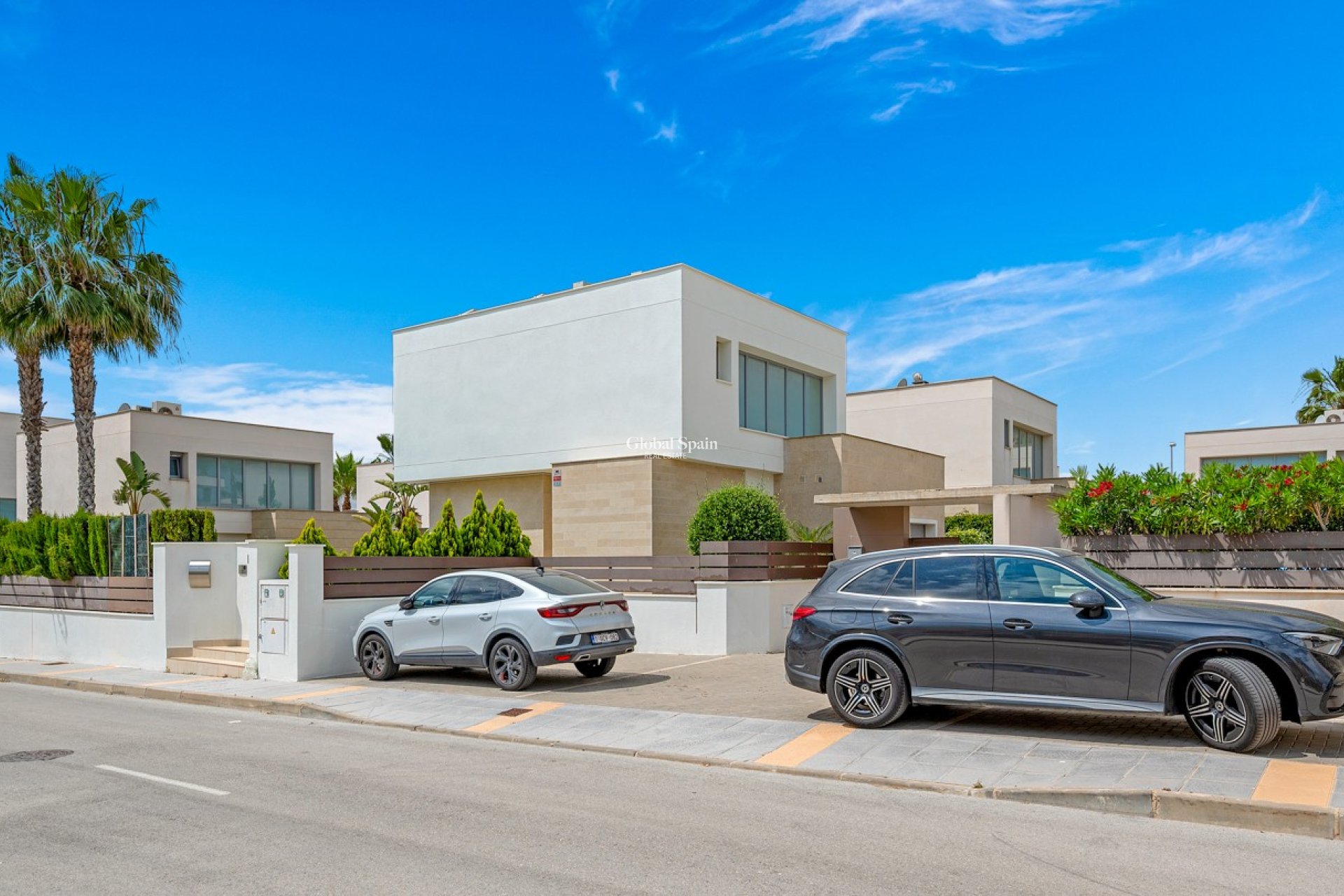Resale - VILLA -
JACARILLA - Inland