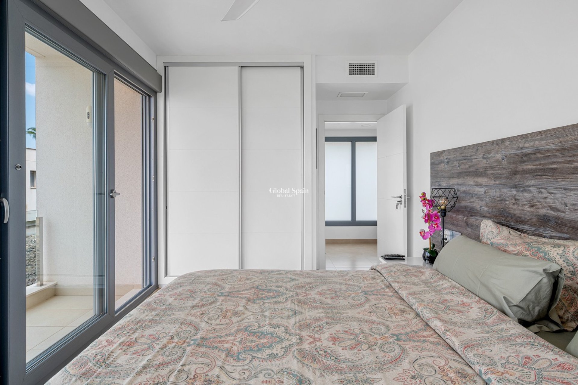 Resale - VILLA -
JACARILLA - Vistabella