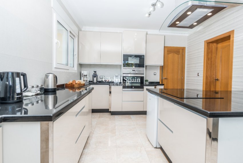 Resale - VILLA -
JÁVEA - Costa Blanca