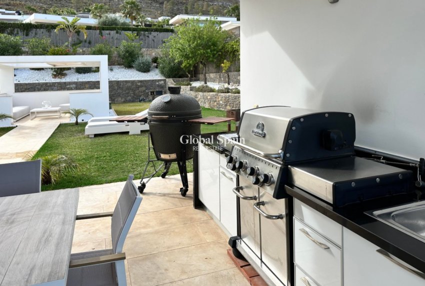 Resale - VILLA -
JÁVEA - Costa Blanca