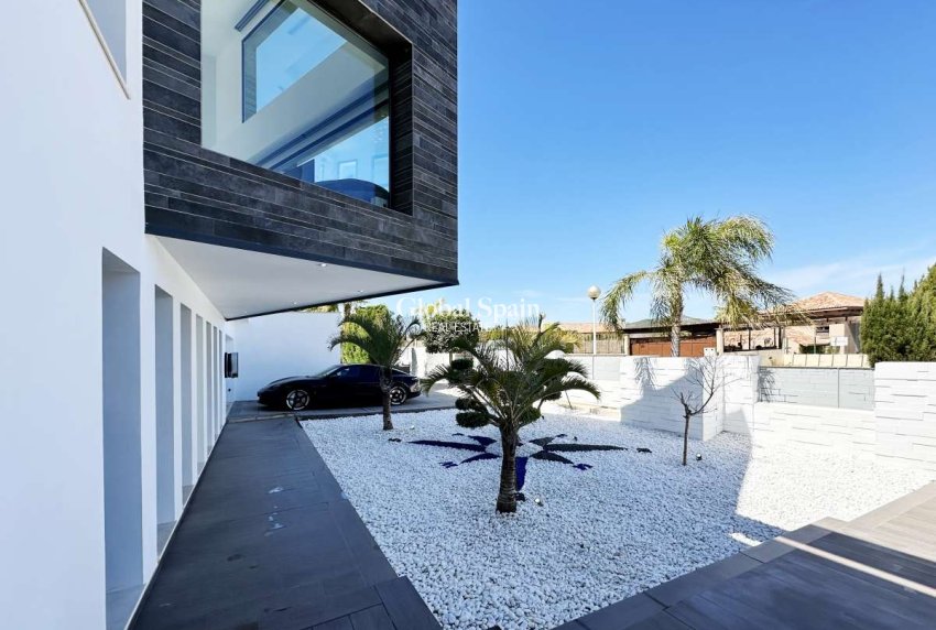 Resale - VILLA -
JÁVEA - Costa Blanca
