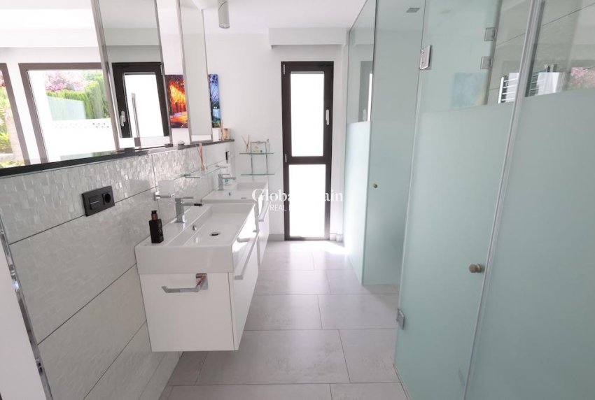 Resale - VILLA -
JÁVEA - Costa Blanca