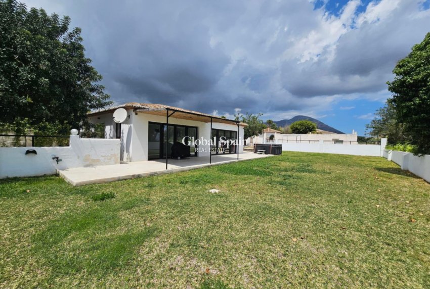 Resale - VILLA -
JÁVEA - Costa Blanca
