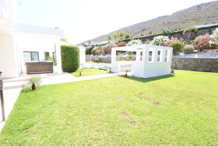 Resale - Villa -
Jávea - Xàbia - Monte Olimpo