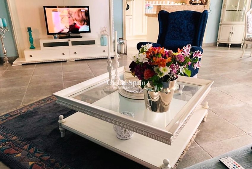 Resale - Villa -
JÁVEA