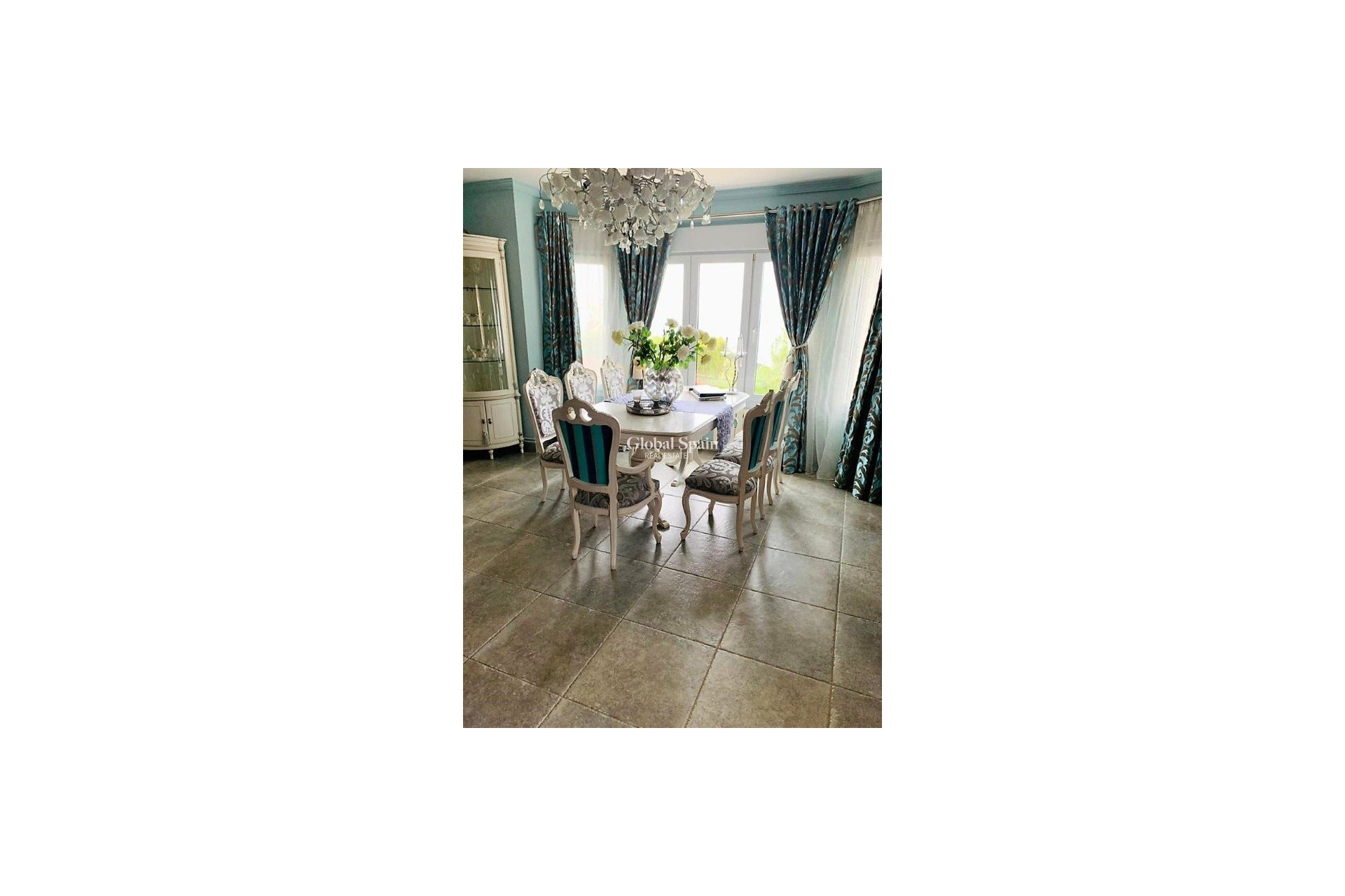 Resale - Villa -
JÁVEA