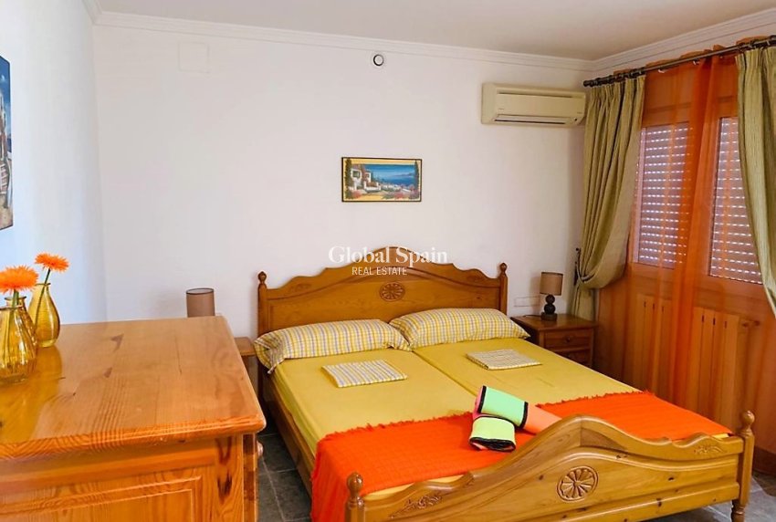 Resale - Villa -
JÁVEA