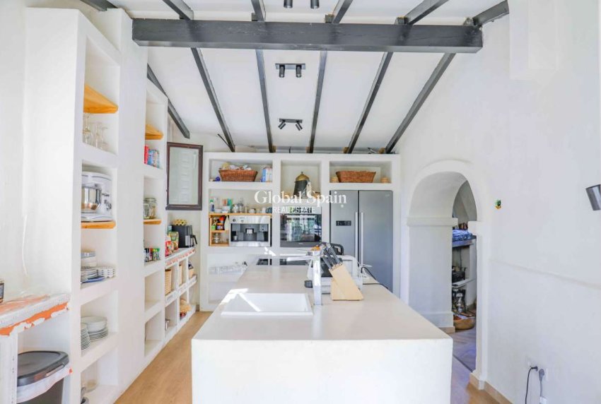 Resale - VILLA -
JESÚS POBRE - Inland