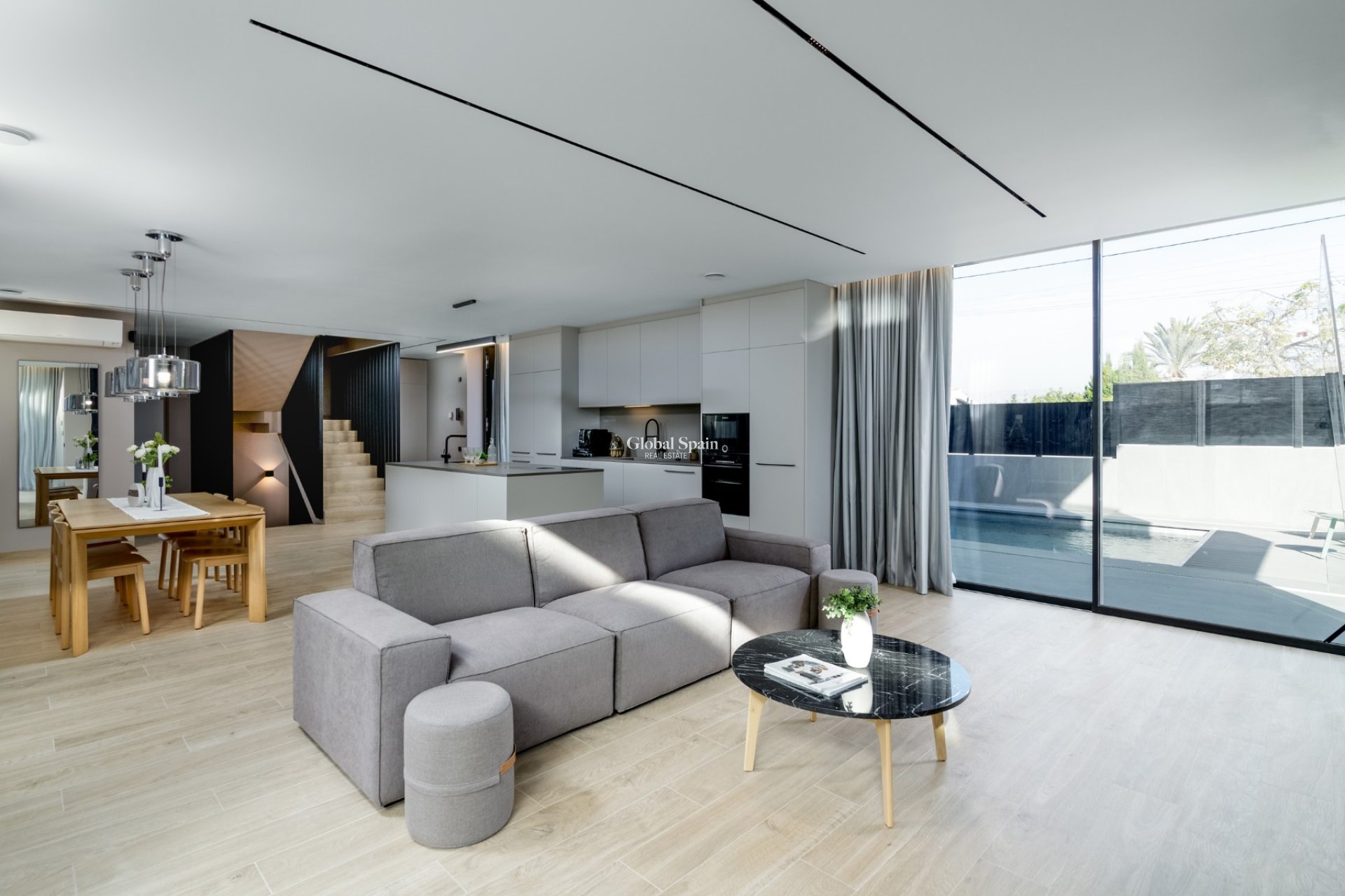 Resale - VILLA -
L'ALBIR - center