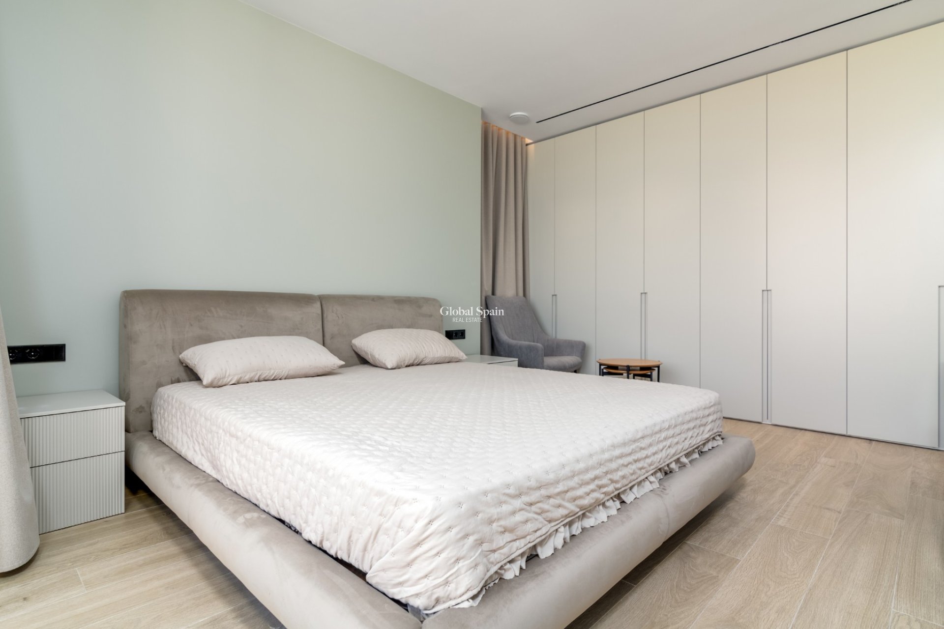 Resale - VILLA -
L'ALBIR - center