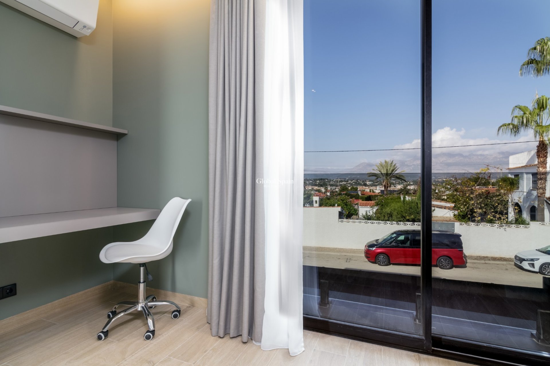 Resale - VILLA -
L'ALBIR - center