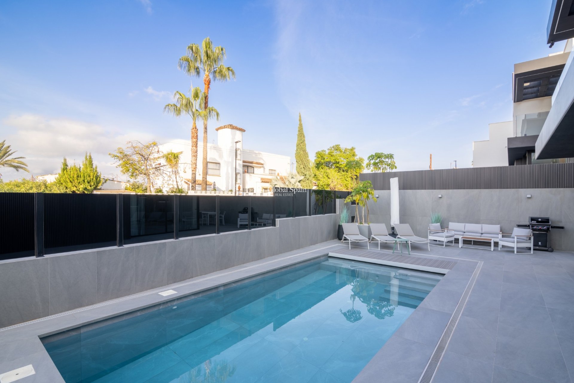 Resale - VILLA -
L'ALBIR - center