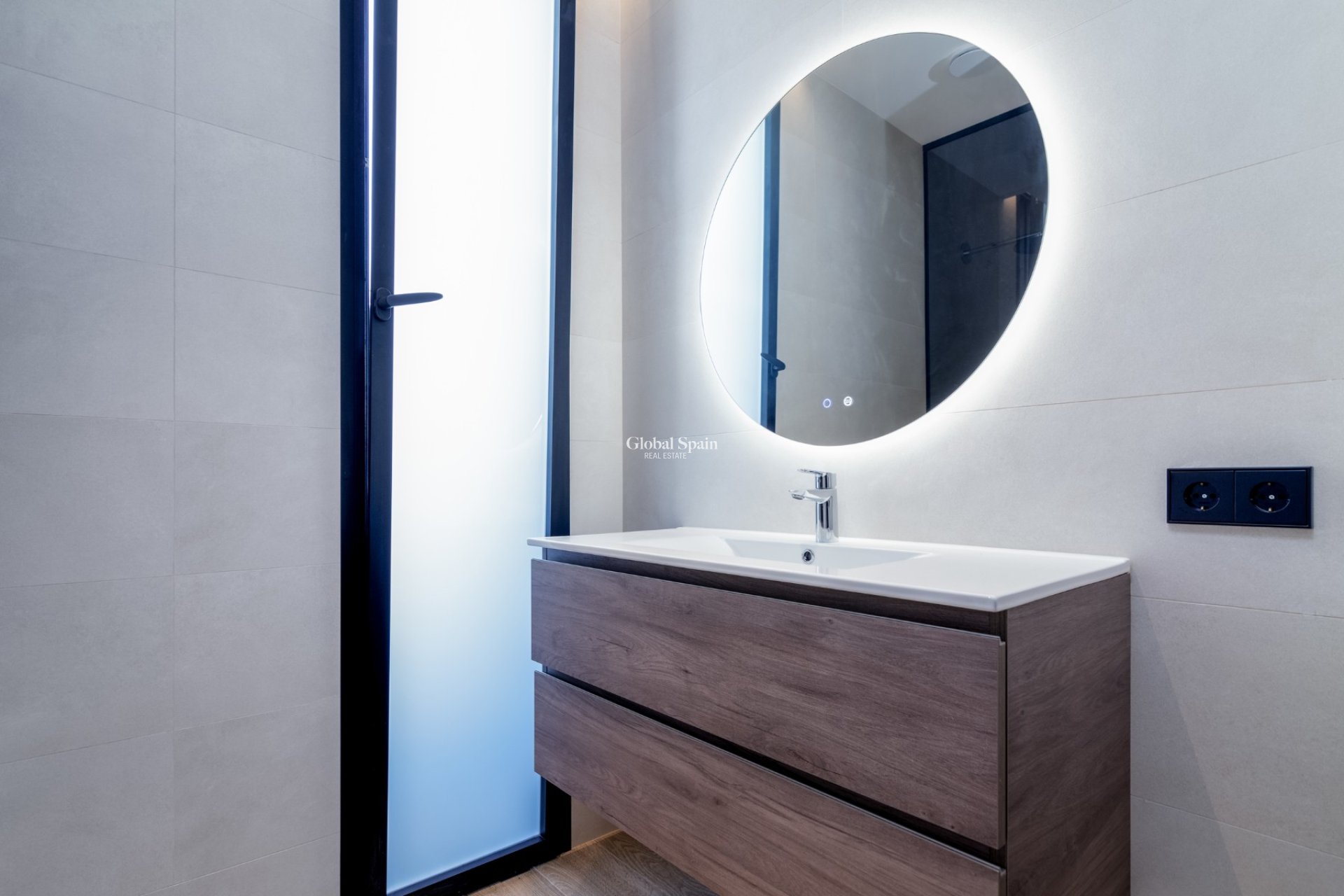 Resale - VILLA -
L'ALBIR - center