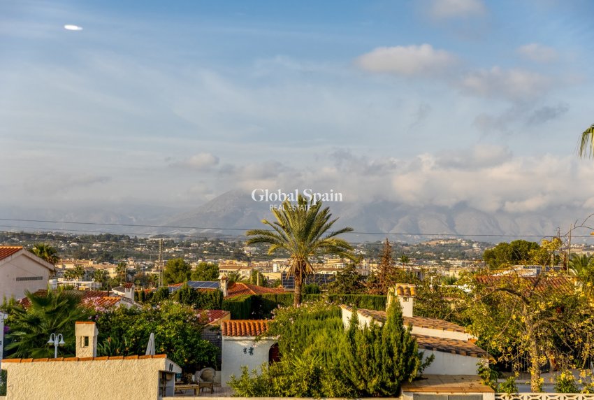 Resale - VILLA -
L'ALBIR - center