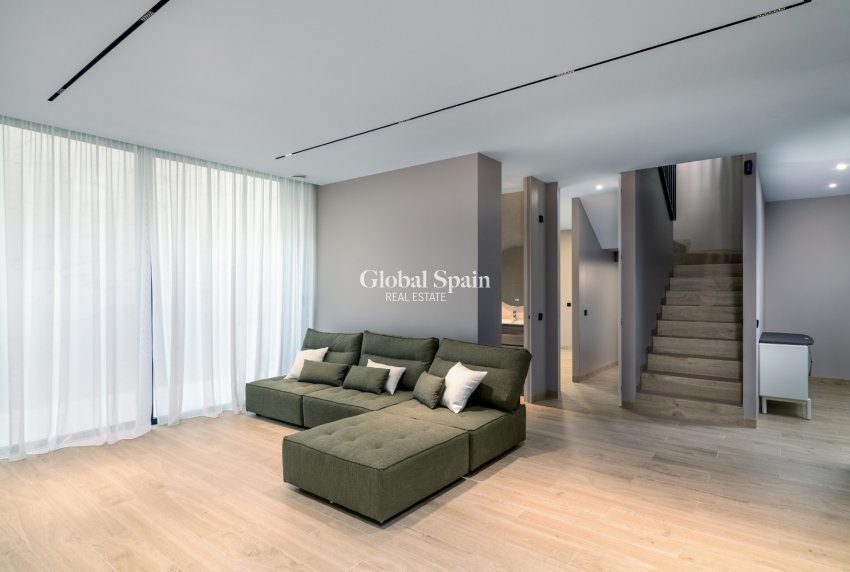 Resale - VILLA -
L'ALBIR - center