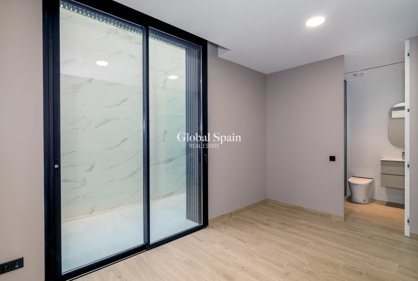 Resale - VILLA -
L'ALBIR - center