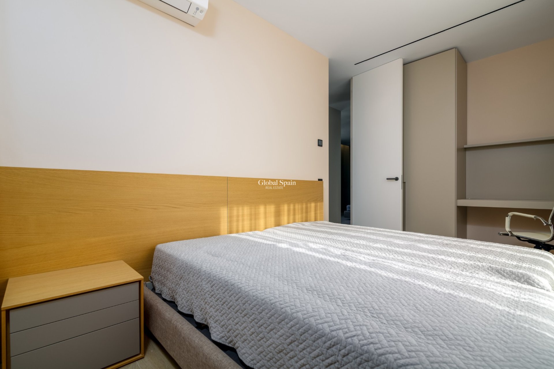 Resale - VILLA -
L'ALBIR - center