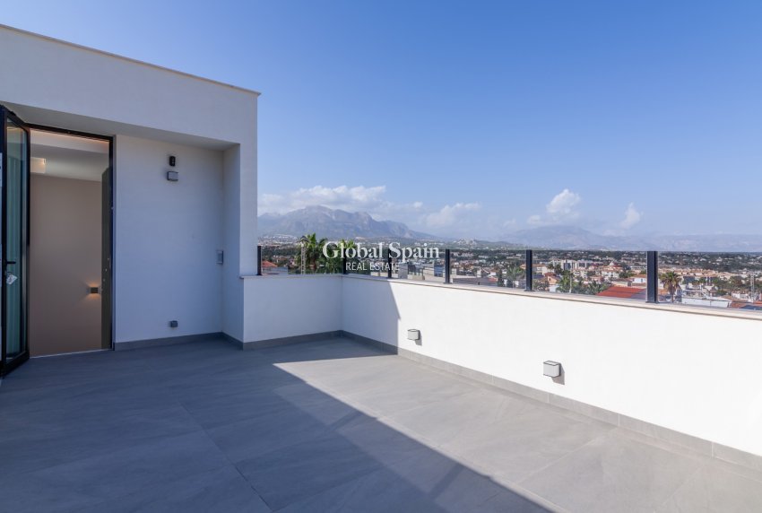 Resale - VILLA -
L'ALBIR - center
