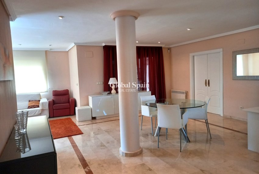 Resale - VILLA -
L'ALBIR - center