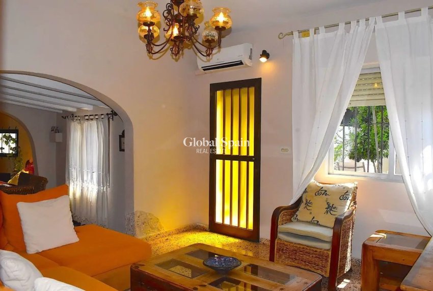 Resale - VILLA -
L'ALBIR - center