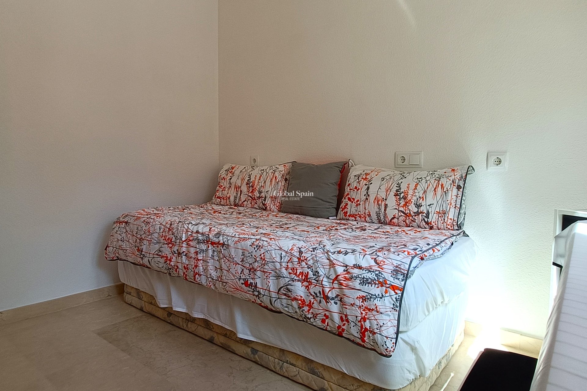 Resale - VILLA -
LA FINCA GOLF - Algorfa