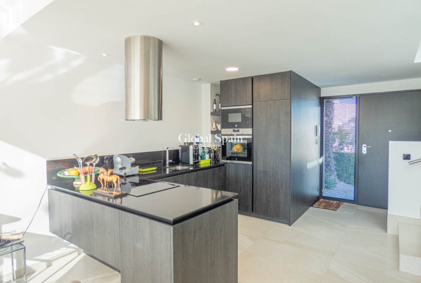 Resale - Villa -
La Finca Golf and Spa Resort - Algorfa