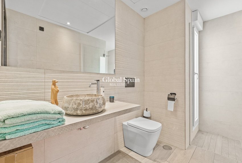 Resale - VILLA -
LA FINCA GOLF - Inland