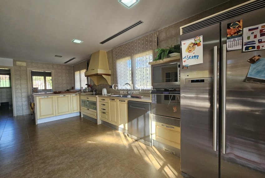 Resale - VILLA -
LA MANGA DEL MAR MENOR - Costa Calida