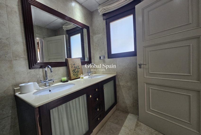 Resale - VILLA -
LA MANGA DEL MAR MENOR - Costa Calida