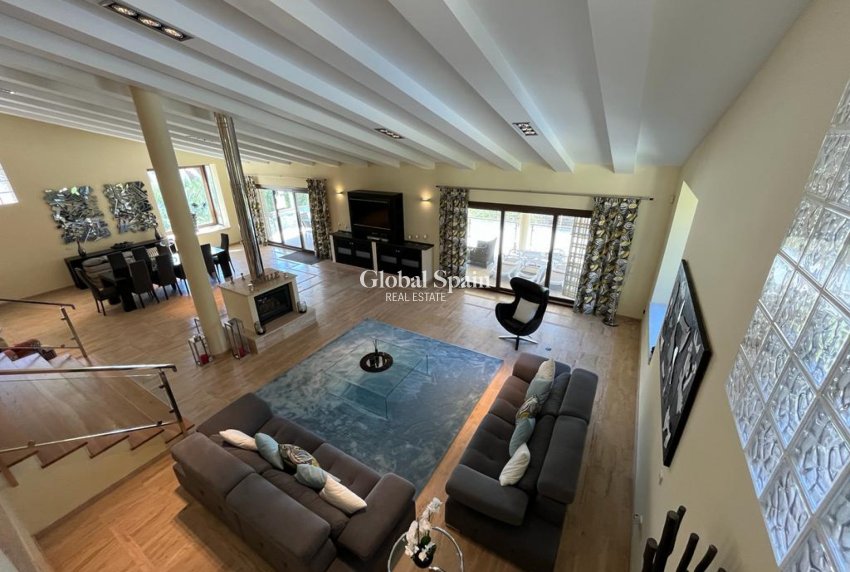 Resale - VILLA -
LA MANGA DEL MAR MENOR - Costa Calida