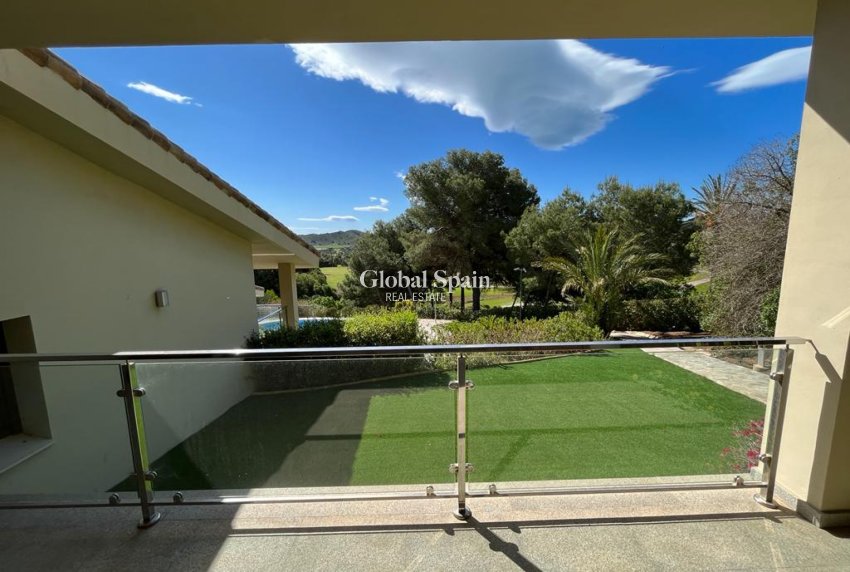 Resale - VILLA -
LA MANGA DEL MAR MENOR - Costa Calida