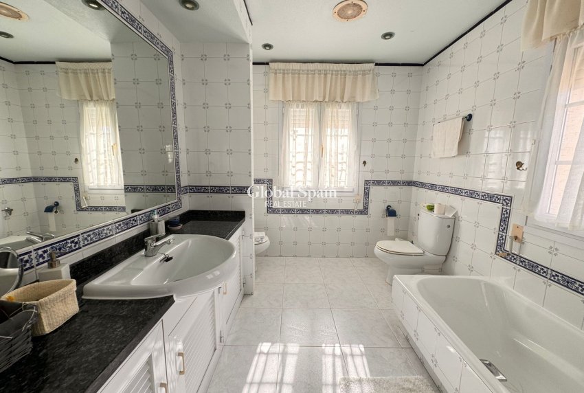 Resale - VILLA -
LA MANGA DEL MAR MENOR - Costa Calida