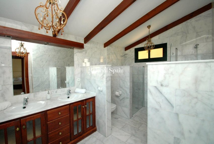 Resale - VILLA -
LA MANGA DEL MAR MENOR - Costa Calida