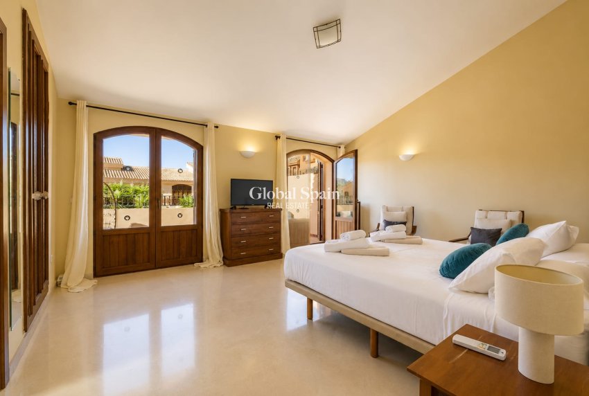 Resale - VILLA -
LA MANGA DEL MAR MENOR - Costa Calida