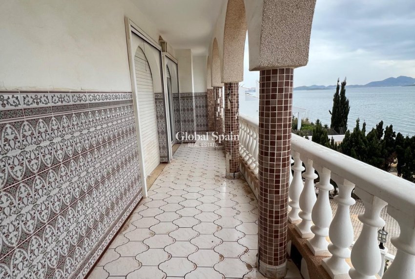 Resale - VILLA -
LA MANGA DEL MAR MENOR - Km 17