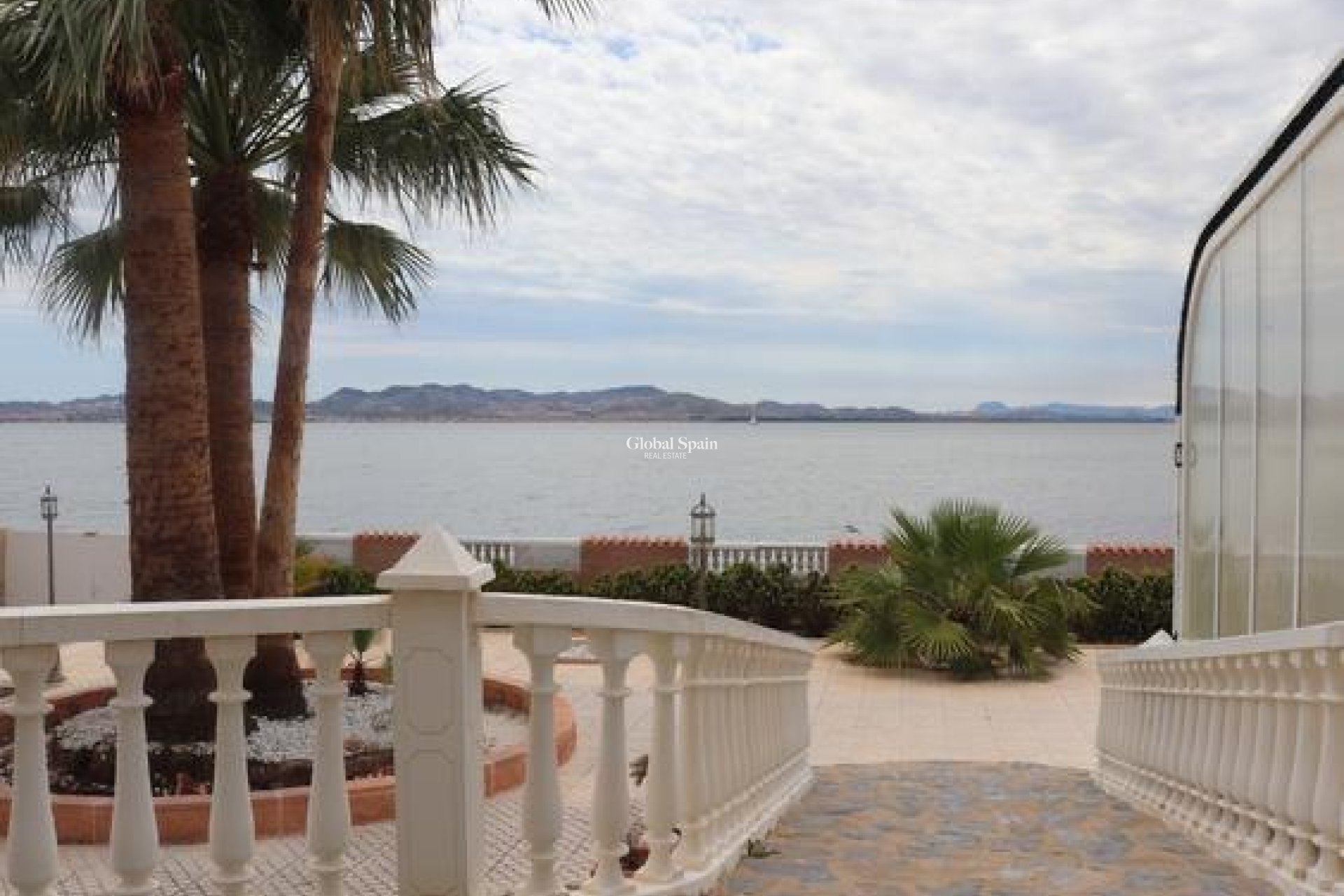 Resale - VILLA -
LA MANGA DEL MAR MENOR - Km 17