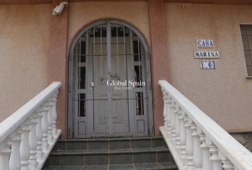 Resale - VILLA -
LA MANGA DEL MAR MENOR - Km 17