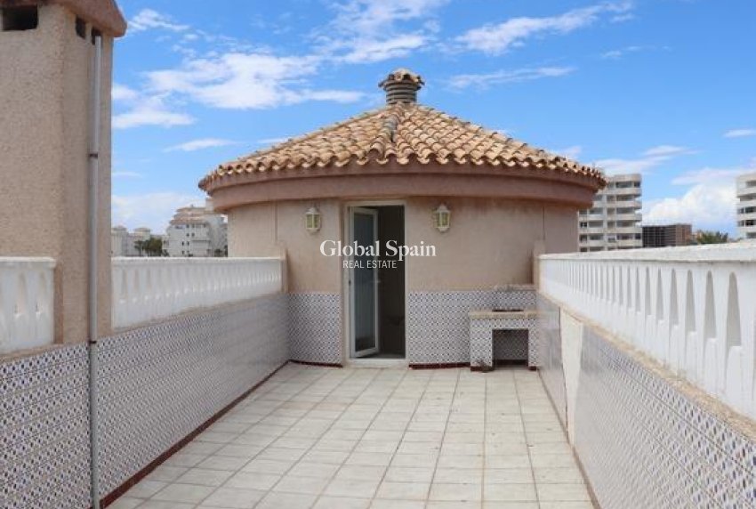 Resale - VILLA -
LA MANGA DEL MAR MENOR - Km 17