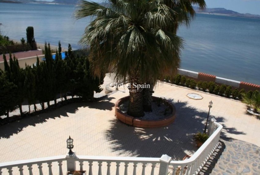 Resale - VILLA -
LA MANGA DEL MAR MENOR - Km 17